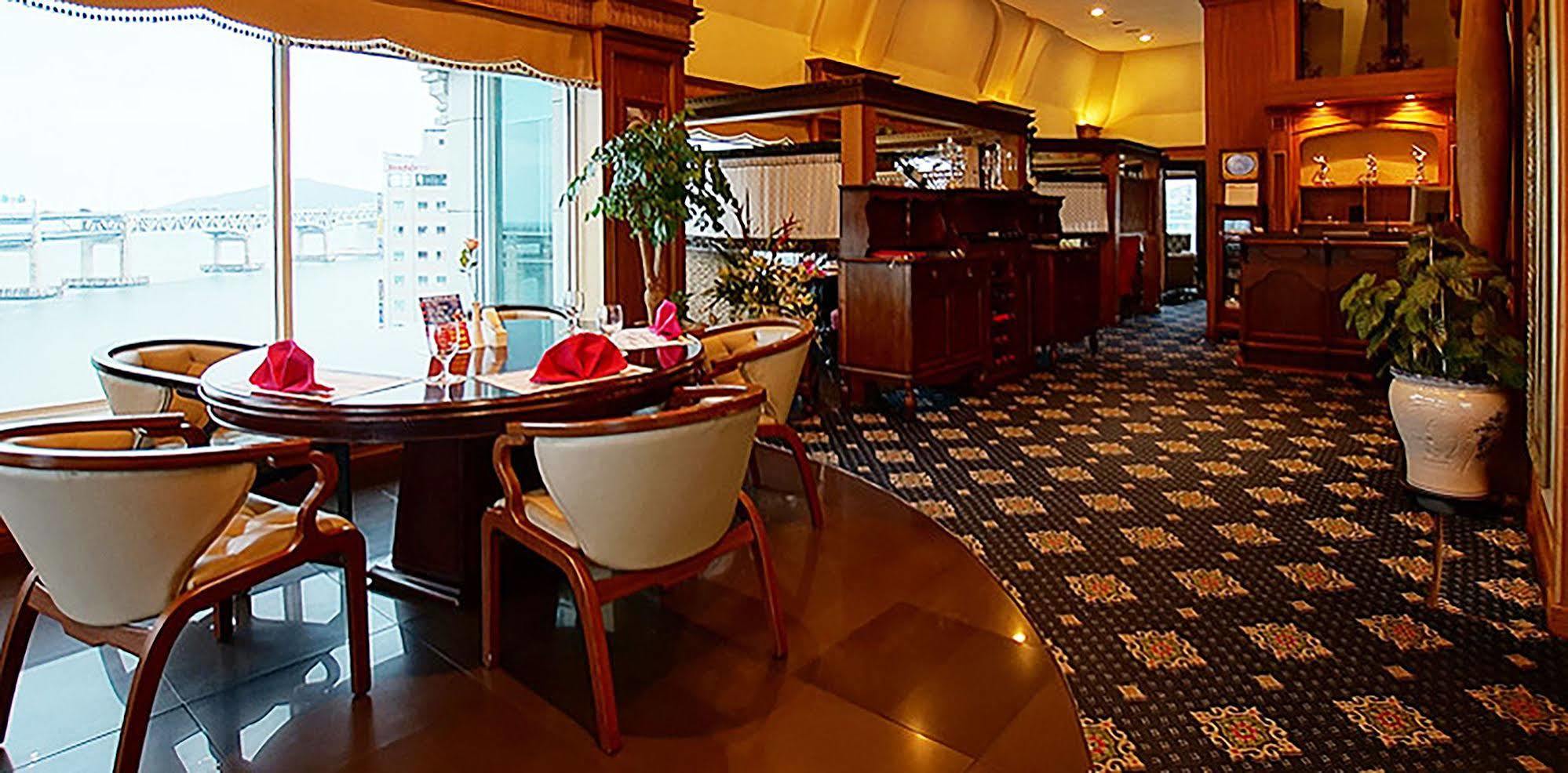 Hotel Castle Beach Пусан Экстерьер фото