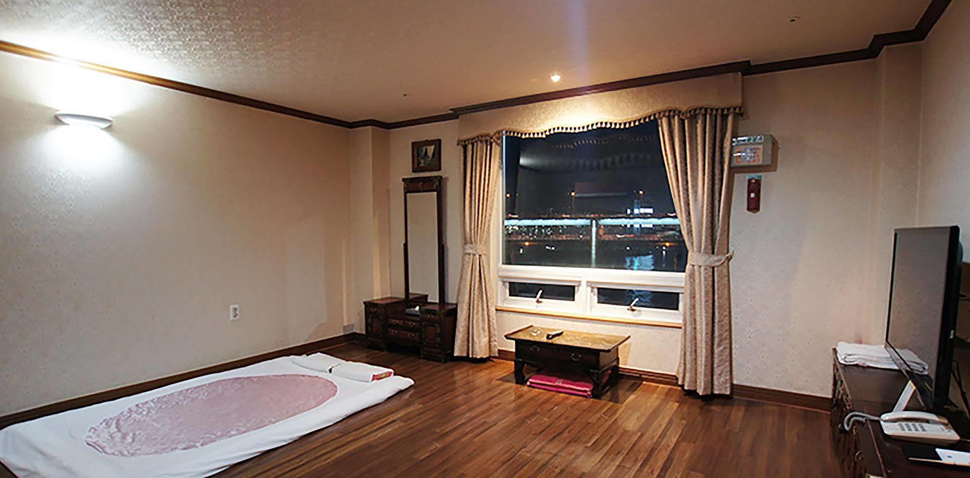 Hotel Castle Beach Пусан Экстерьер фото